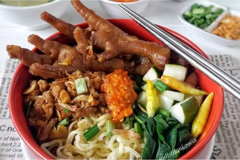 Mie Ayam Ceker Rinjani: Rahasia Rasa yang Bikin Hati Tenang di Cilacap